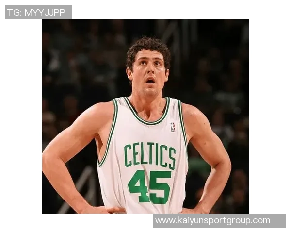 19岁35天费尔斯生涯得分突破200成为NBA历史最年轻控卫纪录保持者